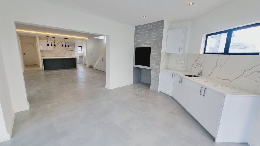 4 Bedroom Property for Sale in Sandown Western Cape